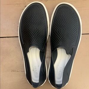 CROCS Men's Black Slip-On Shoes Size 9